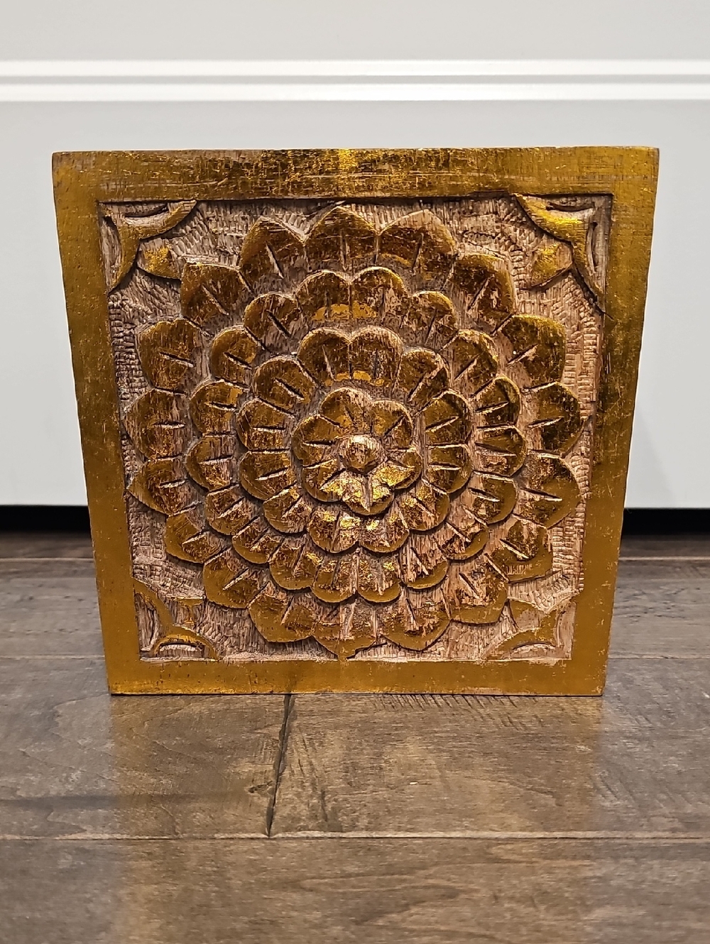 Beautiful & Rare Mela Artisans Hand-Carved Wooden Floral Trinket/Jewelry Box